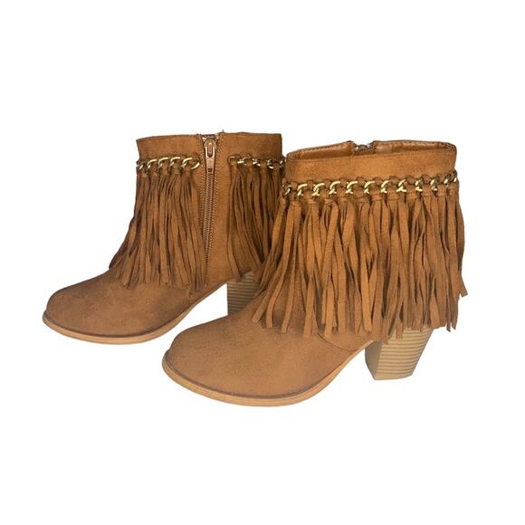 Pierre Dumas Ankle Booties Size 6M Faux Suede Fringe and Gold Chain accent - Picture 1 of 13